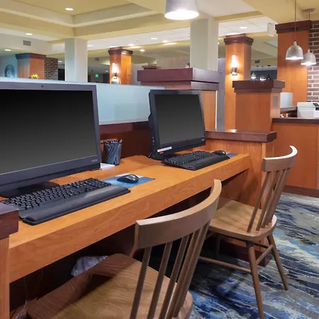 Fairfield Inn & Suites By Marriott Wichita Downtown-3