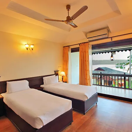 Fragrant Nature Backwater Resort & Ayurveda Spa Kollam-3