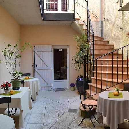 Hostellerie De La Poste-2