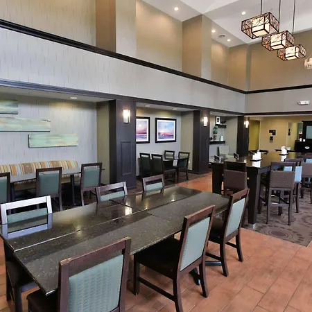 Hampton Inn & Suites Middlebury-2