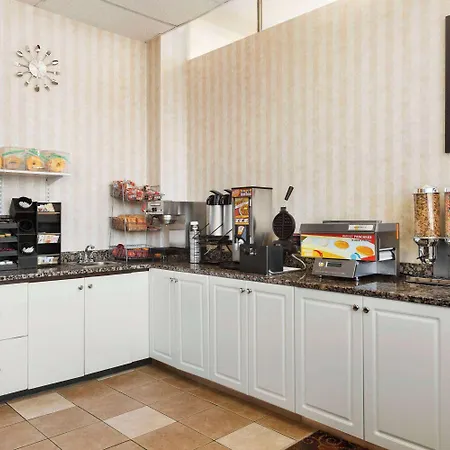 Travelodge By Wyndham North Battleford-2