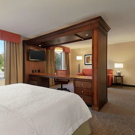 Hampton Inn & Suites Charles Town-2