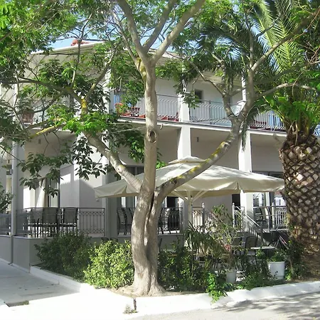 Achilles Hotel-3