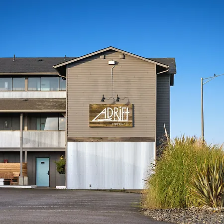 Adrift Hotel-2