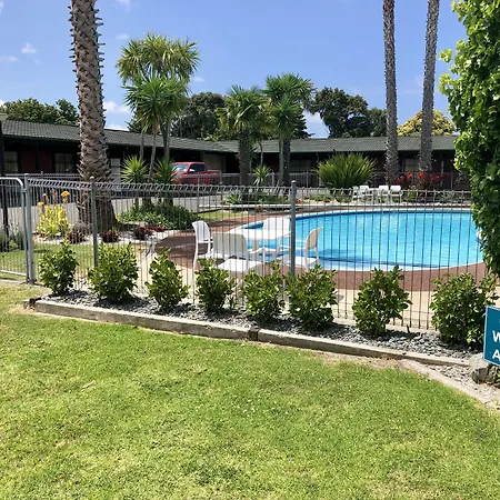 Teal Motor Lodge-2
