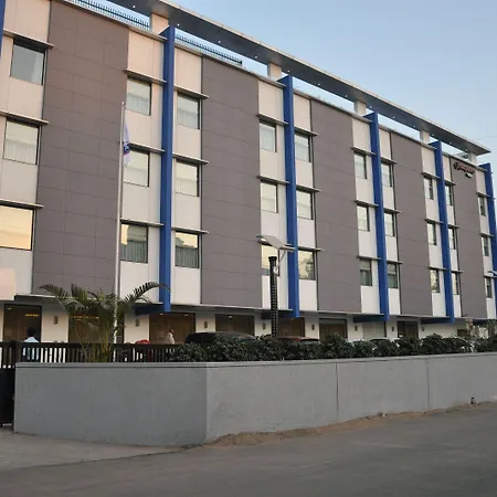 Hampton By Hilton Vadodara-Alkapuri-3