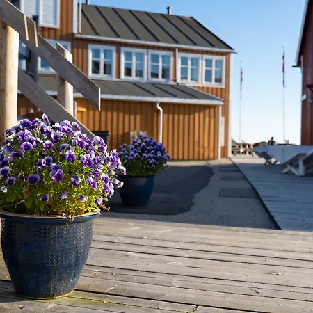 Nyvagar Rorbuhotell - By Classic Norway Hotels-2