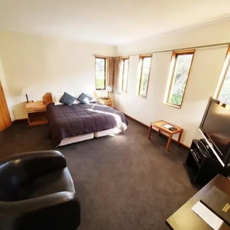 Fitzherbert Castle Motel-3