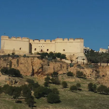 Riad Les Remparts De Fes-3