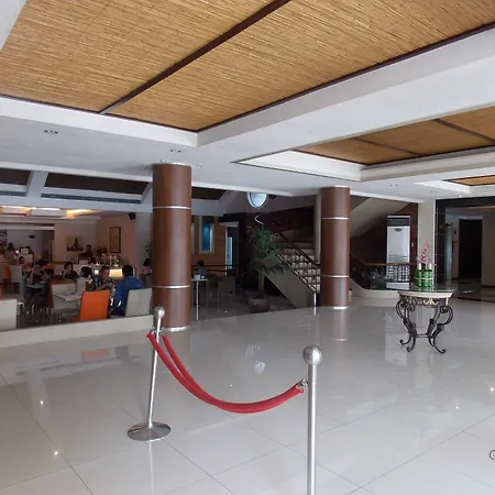 Circle Inn Hotel And Suites Bacolod-3