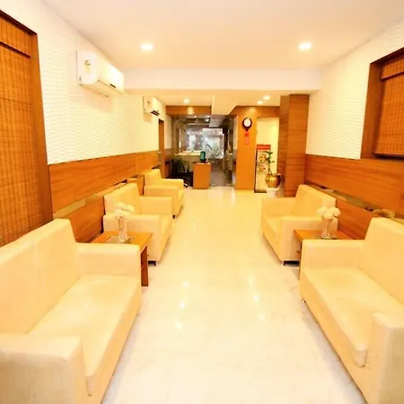 Hotel Crestwood-3
