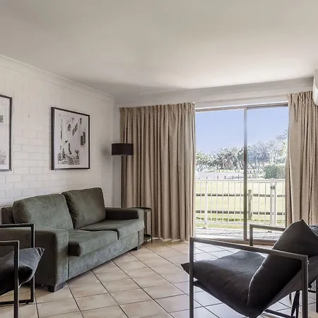 Main Beach Apartments-2
