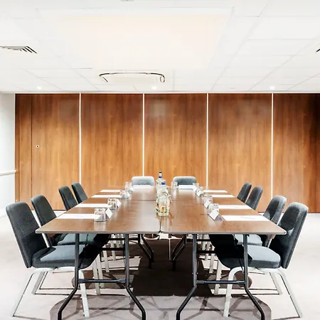 Holiday Inn London Luton Airport By Ihg-2