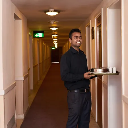 Caspia Hotel New Delhi-3