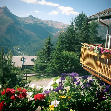Hotels Les Catrems&Le Montagnou-3