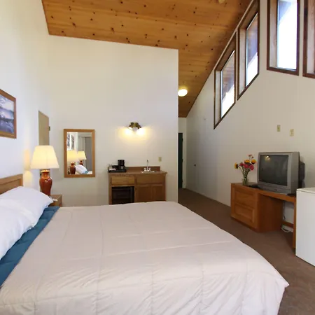 Pioneer Inn & Suites-2