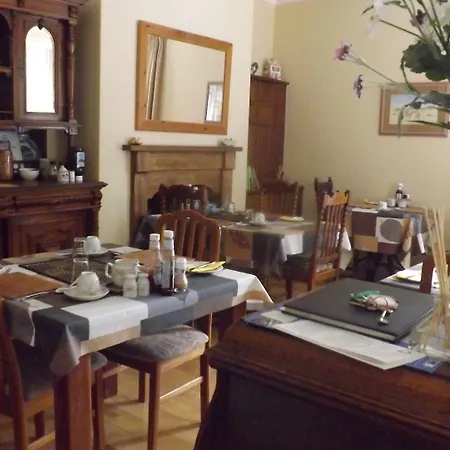 Cedar House B&B-2