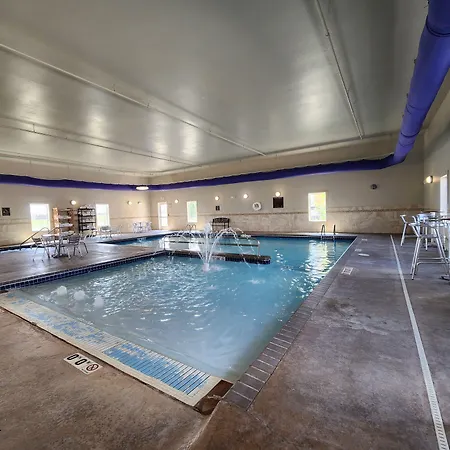 Expressway Suites Minot-3