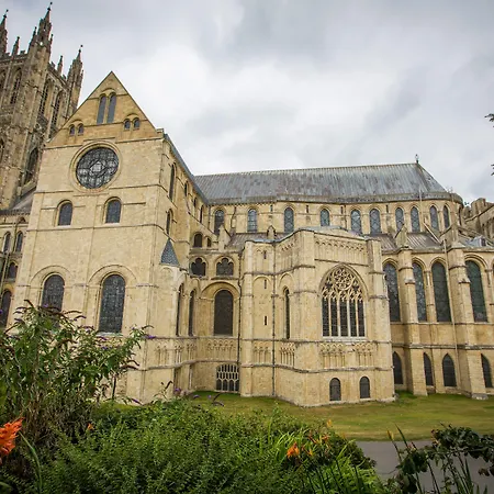 Canterbury Cathedral Lodge-2