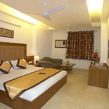 Hotel Apra Deluxe-3