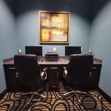 Best Western Plus Kenedy Inn-3