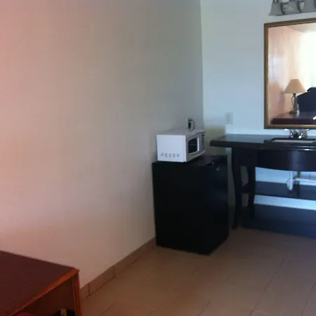 Budget Inn Pecos-2