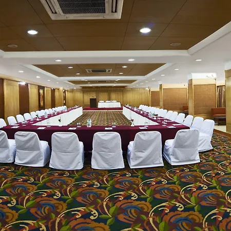 Hotel Aurora Towers-2