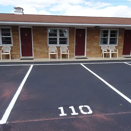 Amish Country Motel-3