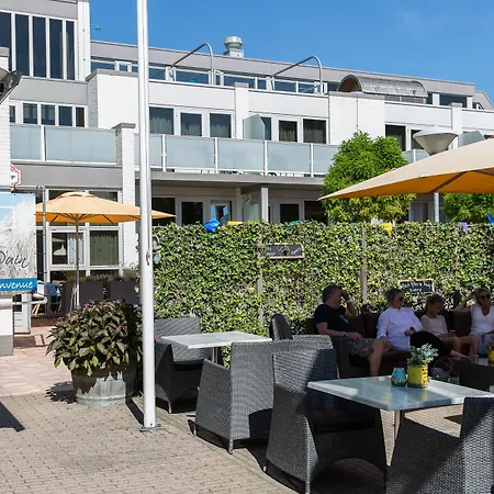 Strandhotel Bos En Duin-3
