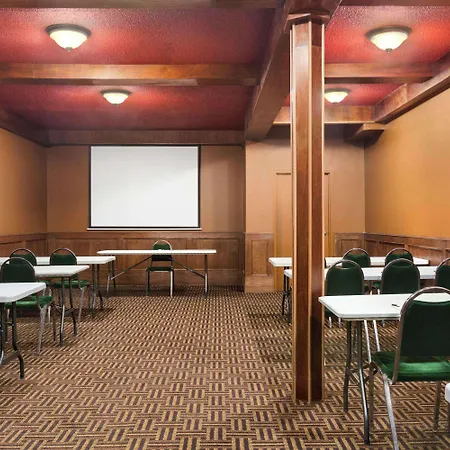Travelodge By Wyndham Meadow Lake-2