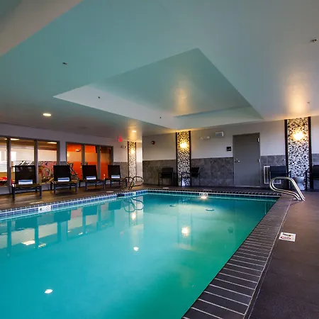 Hampton Inn & Suites Dupont-2