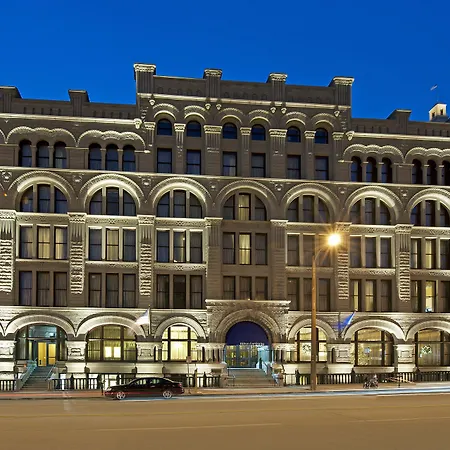 Hilton Garden Inn Milwaukee Downtown-2