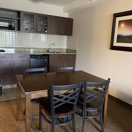 Ramada By Wyndham Creston-2