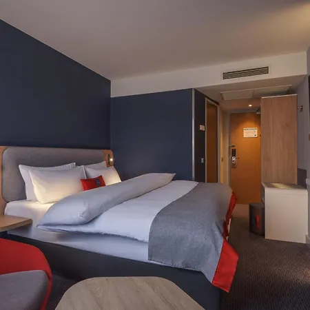 Holiday Inn Express Frankfurt Messe By Ihg-3