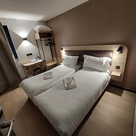 Brit Hotel Confort Rouen Centre-2