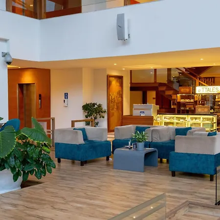 Radisson Blu Plaza Hotel Hyderabad Banjara Hills-2