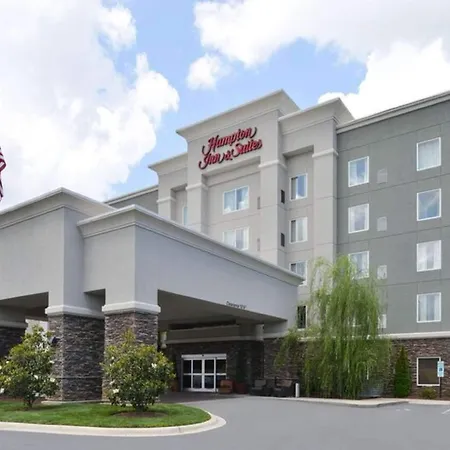 Hampton Inn & Suites Greensboro/Coliseum Area-3