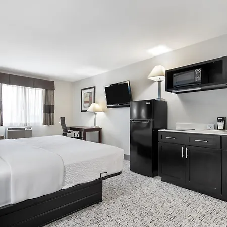 Baymont By Wyndham Marinette-3