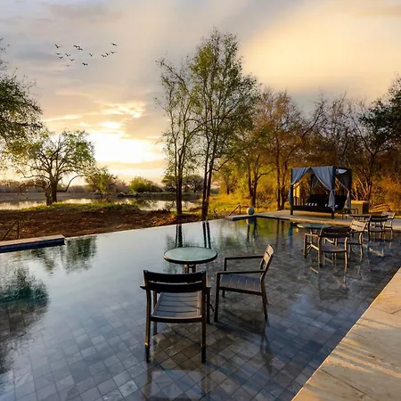 Black Rhino Game Lodge-2