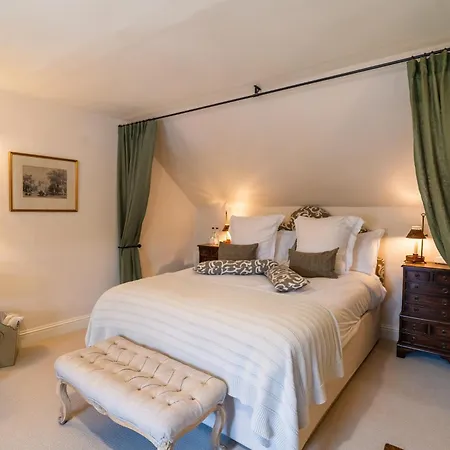 The Royal Hotel-2