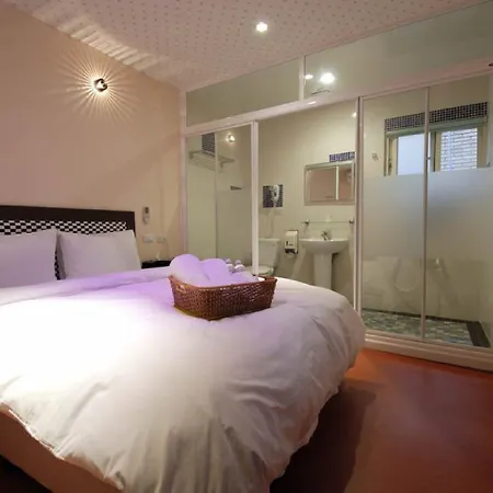 Happiness Inn-3