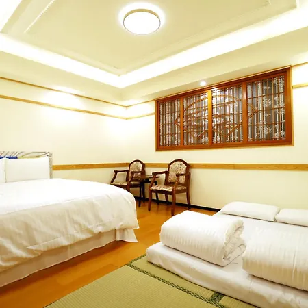 Phoenix Pavilion Hot Spring Hotel-3