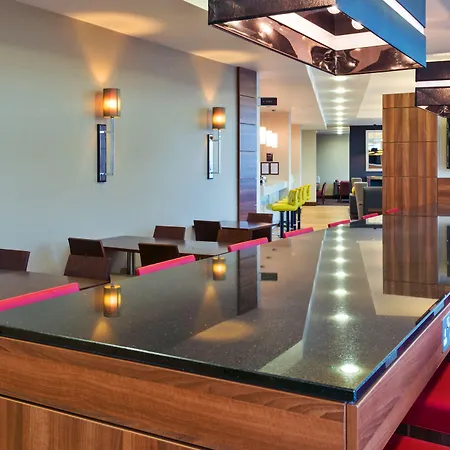 Hampton By Hilton Luton Airport-2