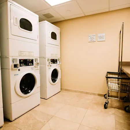 Hampton Inn & Suites Minot-3