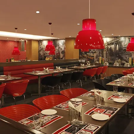 Lemon Tree Hotel, Delhi Airport-2