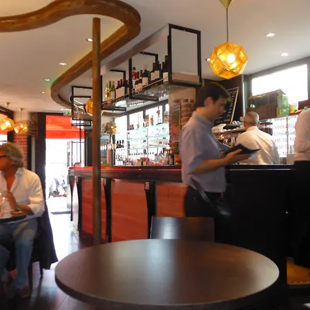 Cafe Hotel De L'Avenir-3