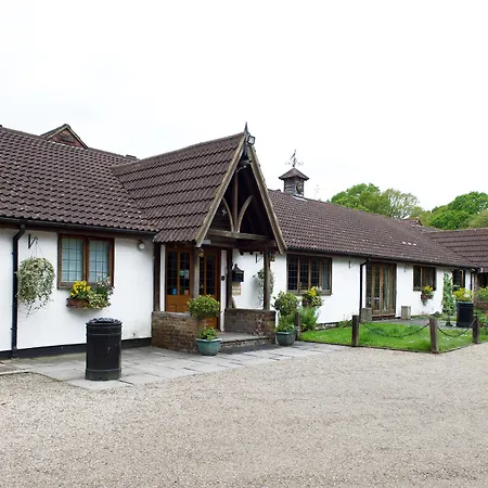 Little Foxes Hotel & Gatwick Airport Parking-2