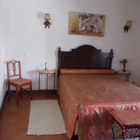 Casa De S. Thiago Do Castelo-2