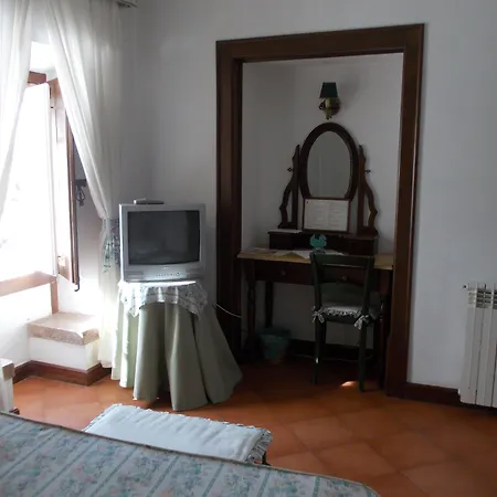 Casa De S. Thiago Do Castelo-3