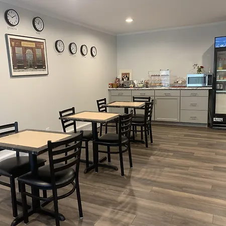 Vinehurst Inn & Suites-2